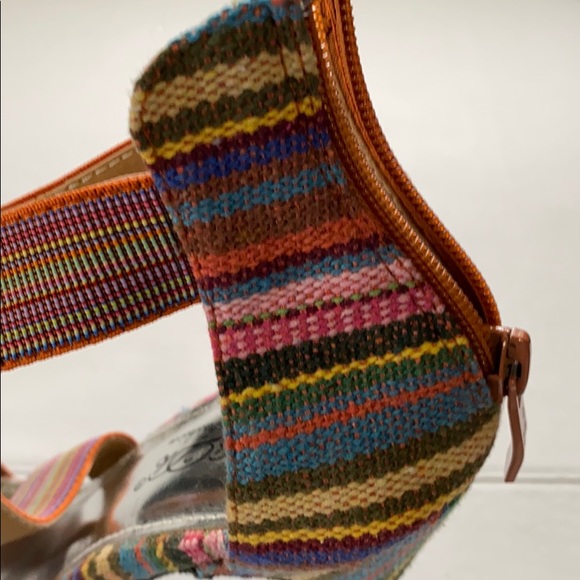 Db Dk FASHION MULTI-COLORED STRAPPY HEELS.Size:7.5 - Picture 6 of 8